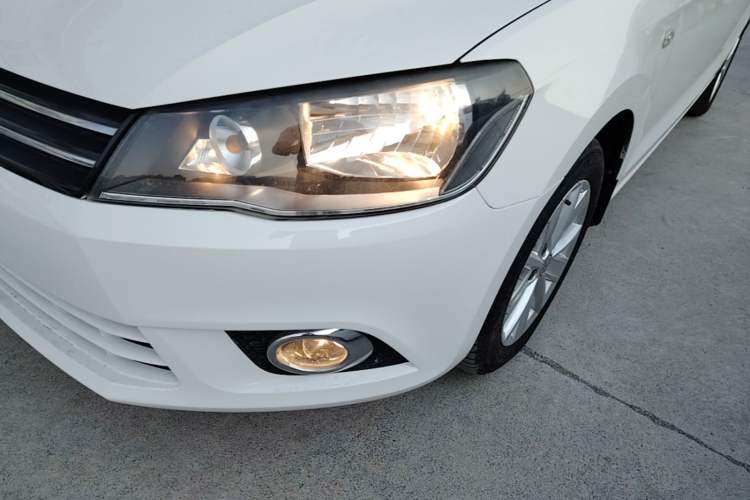 Used Volkswagen Jetta 2015 1.6L Manual Comfort Model Left Front Headlight