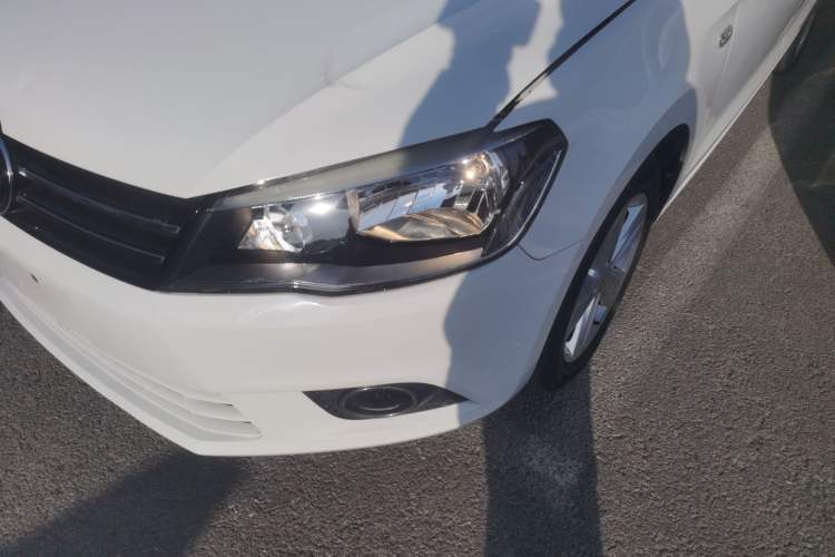 Used Volkswagen Jetta 2015 1.6L Automatic Luxury Model Left Front Headlight