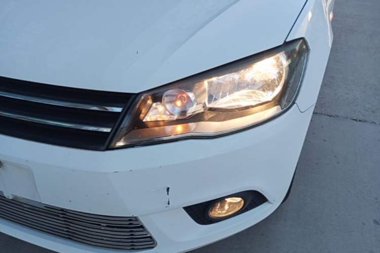 Used Volkswagen Jetta 2015 1.6L Manual Comfort Model Left Front Headlight