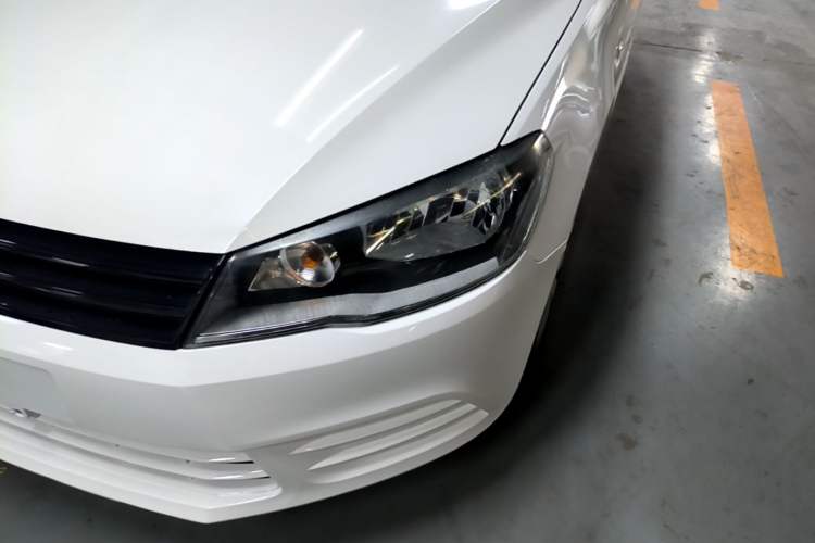 Used Volkswagen Jetta 2015 Value Edition 1.6L Manual Fashionable Style Left Front Headlight