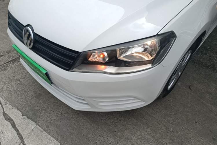 Used Volkswagen Jetta 2015 Value Edition 1.6L Manual Fashionable Style Left Front Headlight