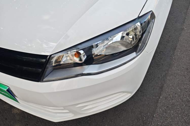 Used Volkswagen Jetta 2015 Value Edition 1.6L Automatic Fashion Version Left Front Headlight