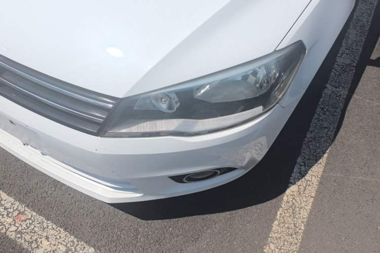 Used Volkswagen Jetta 2015 1.6L Automatic Luxury Model Left Front Headlight