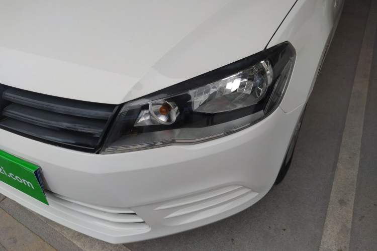 Used Volkswagen Jetta 2015 1.6L Manual Fashion Edition Left Front Headlight