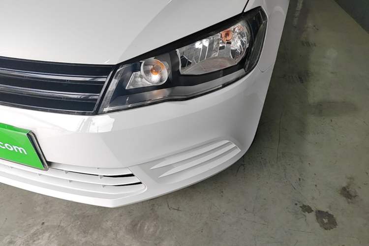 Used Volkswagen Jetta 2015 Value Edition 1.6L Manual Fashionable Style Left Front Headlight