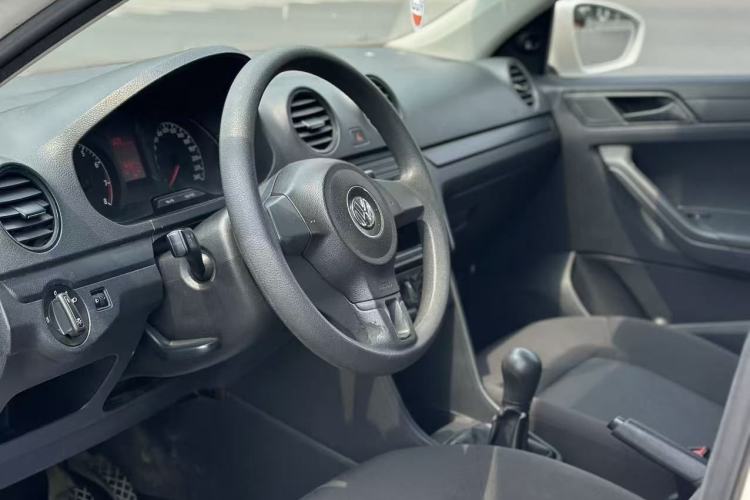 Used Volkswagen Jetta 2015 1.4L Manual Fashion Model Left Front Seat