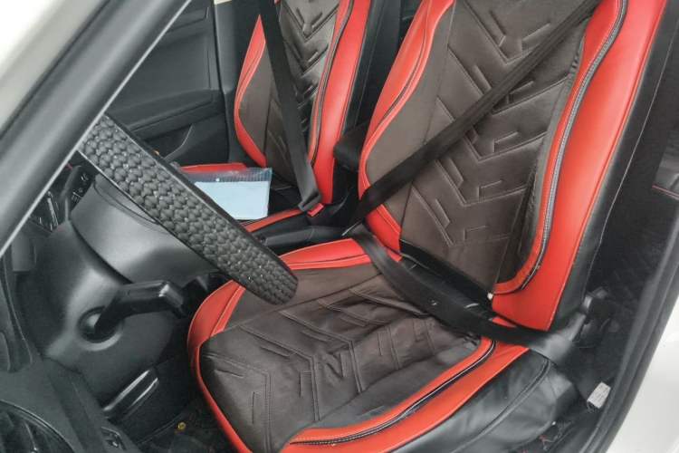 Used Volkswagen Jetta 2015 1.6L Manual Fashion Edition Left Front Seat
