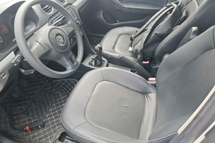 Used Volkswagen Jetta 2015 1.6L Manual Comfort Model Left Front Seat