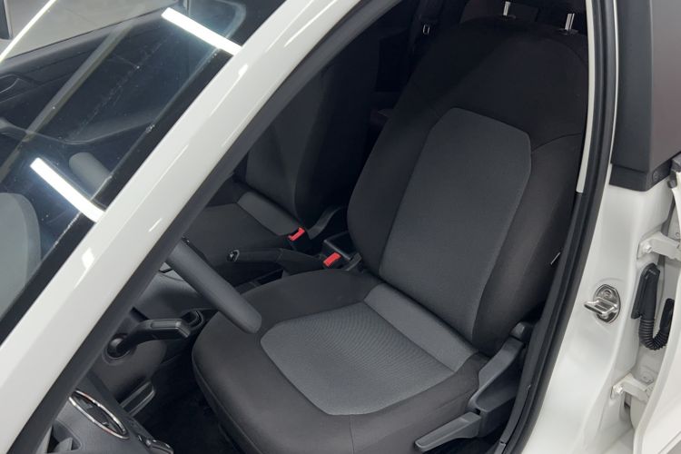 Used Volkswagen Jetta 2015 Zhuihui Edition 1.4L Manual Fashion Model Left Front Seat