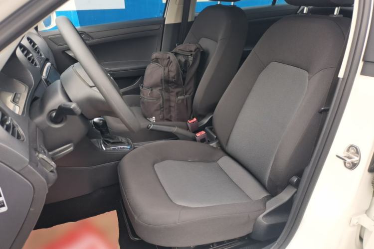 Used Volkswagen Jetta 2015 1.6L Automatic Fashion Model Left Front Seat