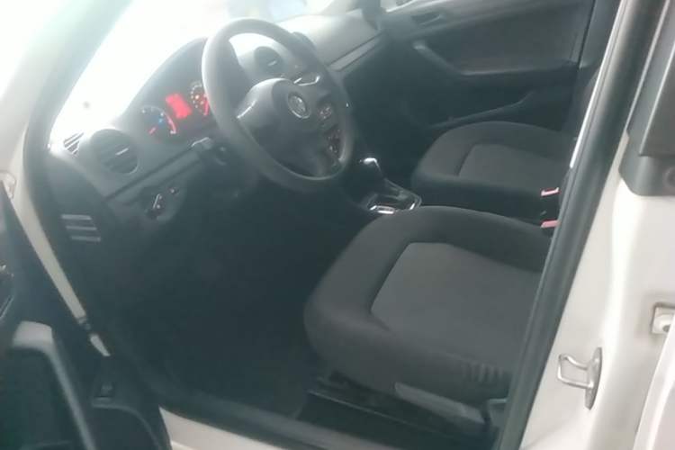 Used Volkswagen Jetta 2015 Value Edition 1.6L Automatic Fashion Version Left Front Seat