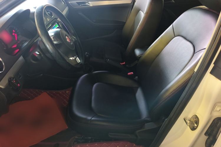 Used Volkswagen Jetta 2015 Value Edition 1.6L Manual Fashionable Style Left Front Seat