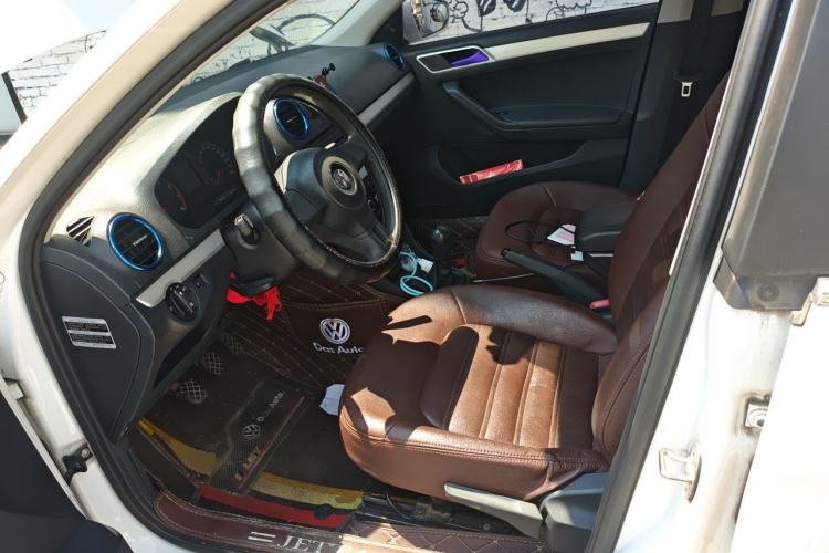 Used Volkswagen Jetta 2015 1.6L Manual Fashion Edition Left Front Seat