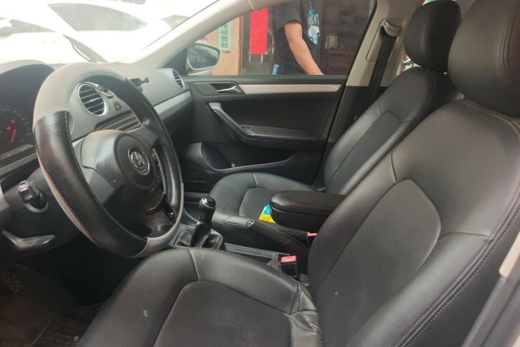Used Volkswagen Jetta 2015 1.6L Manual Comfort Model Left Front Seat