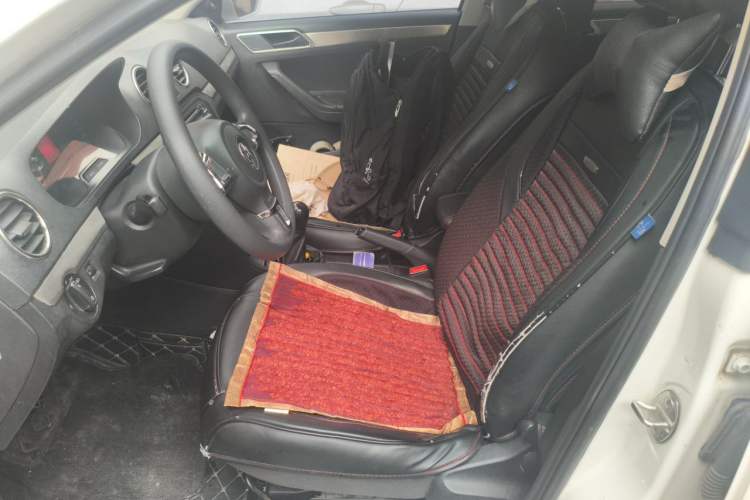 Used Volkswagen Jetta 2015 1.4L Manual Fashion Model Left Front Seat