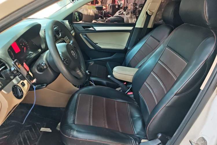 Used Volkswagen Jetta 2015 Zhuihui Edition 1.6L Manual Comfort Model Left Front Seat