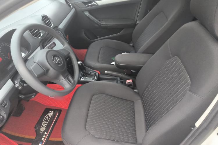 Used Volkswagen Jetta 2015 Value Edition 1.6L Automatic Comfort Version Left Front Seat
