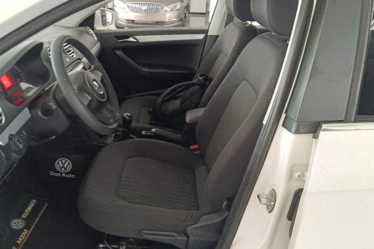 Used Volkswagen Jetta 2015 1.6L Manual Comfort Model Left Front Seat