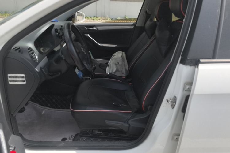 Used Volkswagen Jetta 2015 1.6L Manual Comfort Model Left Front Seat