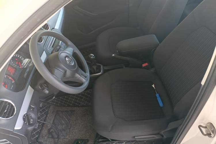 Used Volkswagen Jetta 2015 1.6L Manual Comfort Model Left Front Seat