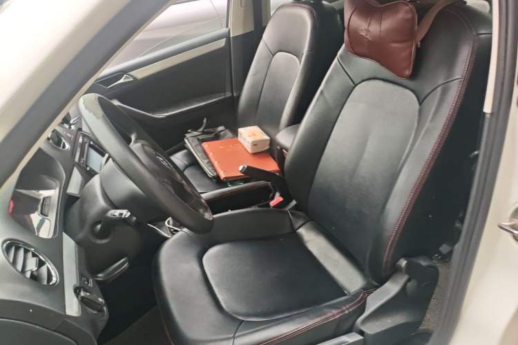 Used Volkswagen Jetta 2015 1.6L Manual Comfort Model Left Front Seat