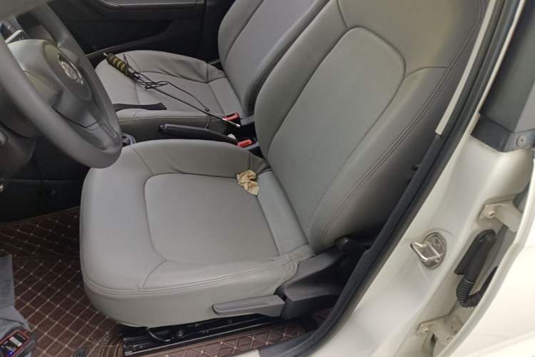 Used Volkswagen Jetta 2015 Value Edition 1.6L Automatic Fashion Version Left Front Seat