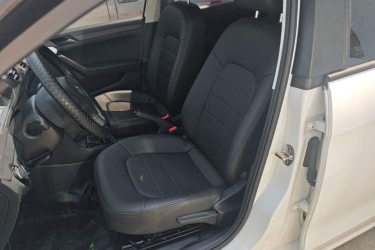 Used Volkswagen Jetta 2015 Value Edition 1.6L Manual Fashionable Style Left Front Seat