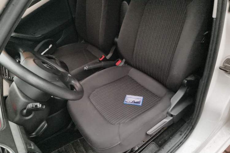 Used Volkswagen Jetta 2015 1.6L Manual Comfort Model Left Front Seat