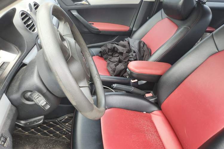 Used Volkswagen Jetta 2015 1.6L Manual Comfort Model Left Front Seat