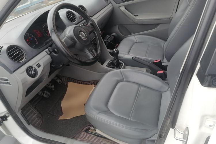 Used Volkswagen Jetta 2015 1.6L Manual Fashion Edition Left Front Seat