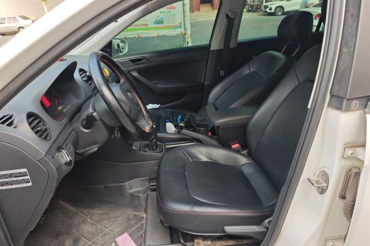 Used Volkswagen Jetta 2015 1.4L Manual Fashion Model Left Front Seat