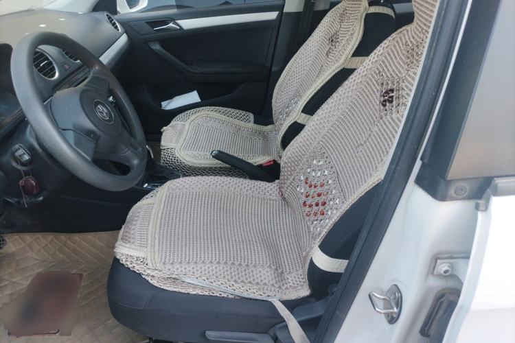 Used Volkswagen Jetta 2015 Value Edition 1.6L Automatic Comfort Version Left Front Seat