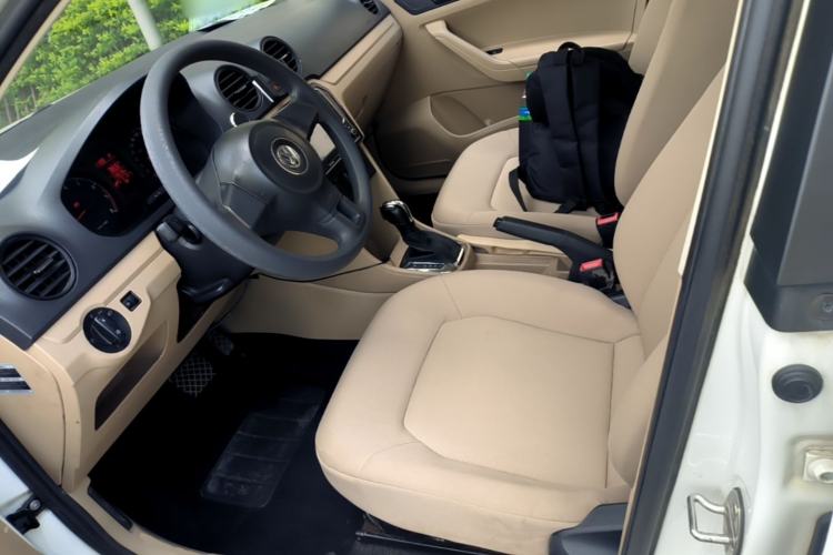 Used Volkswagen Jetta 2015 1.6L Automatic Fashion Model Left Front Seat