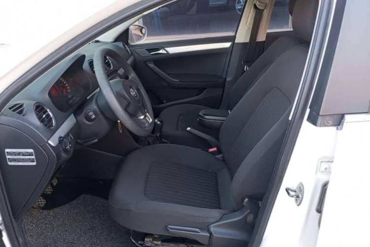 Used Volkswagen Jetta 2015 1.6L Manual Comfort Model Left Front Seat