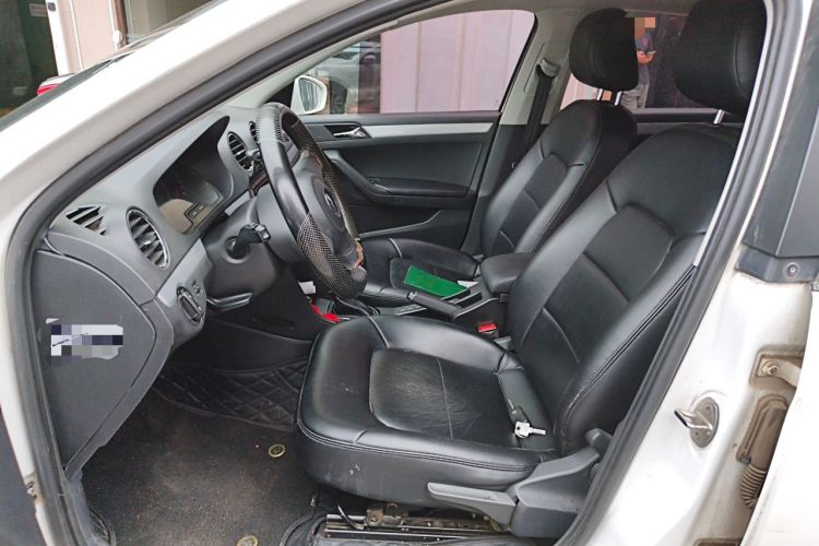 Used Volkswagen Jetta 2015 Value Edition 1.6L Automatic Comfort Version Left Front Seat