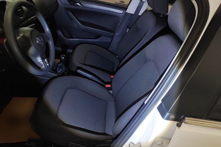Used Volkswagen Jetta 2015 1.6L Manual Fashion Edition Left Front Seat