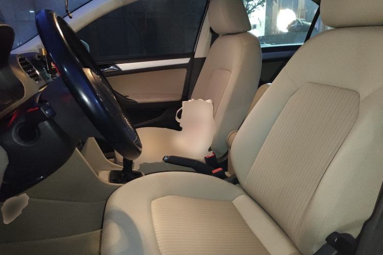 Used Volkswagen Jetta 2015 1.6L Manual Comfort Model Left Front Seat