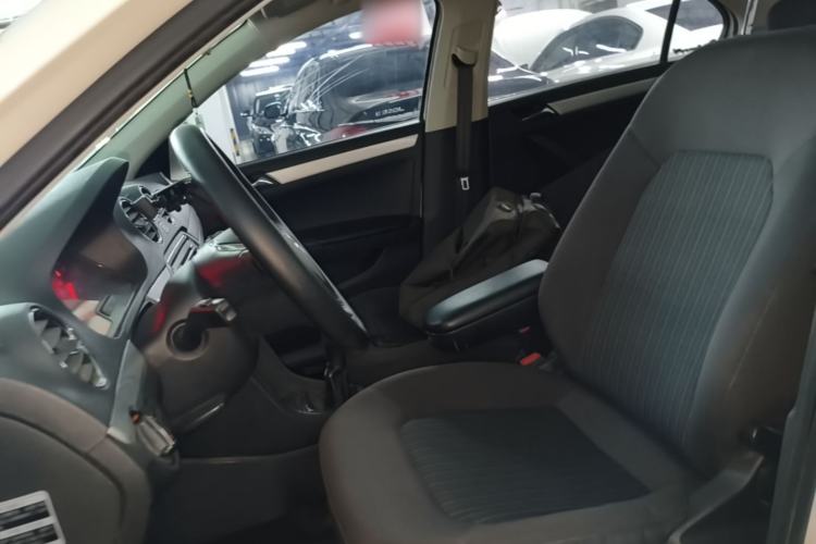 Used Volkswagen Jetta 2015 1.6L Manual Comfort Model Left Front Seat