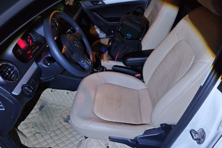 Used Volkswagen Jetta 2015 1.6L Manual Comfort Model Left Front Seat