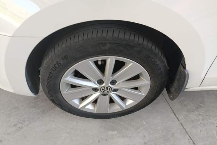 Used Volkswagen Jetta 2015 1.6L Manual Comfort Model Left Front Wheel Hub