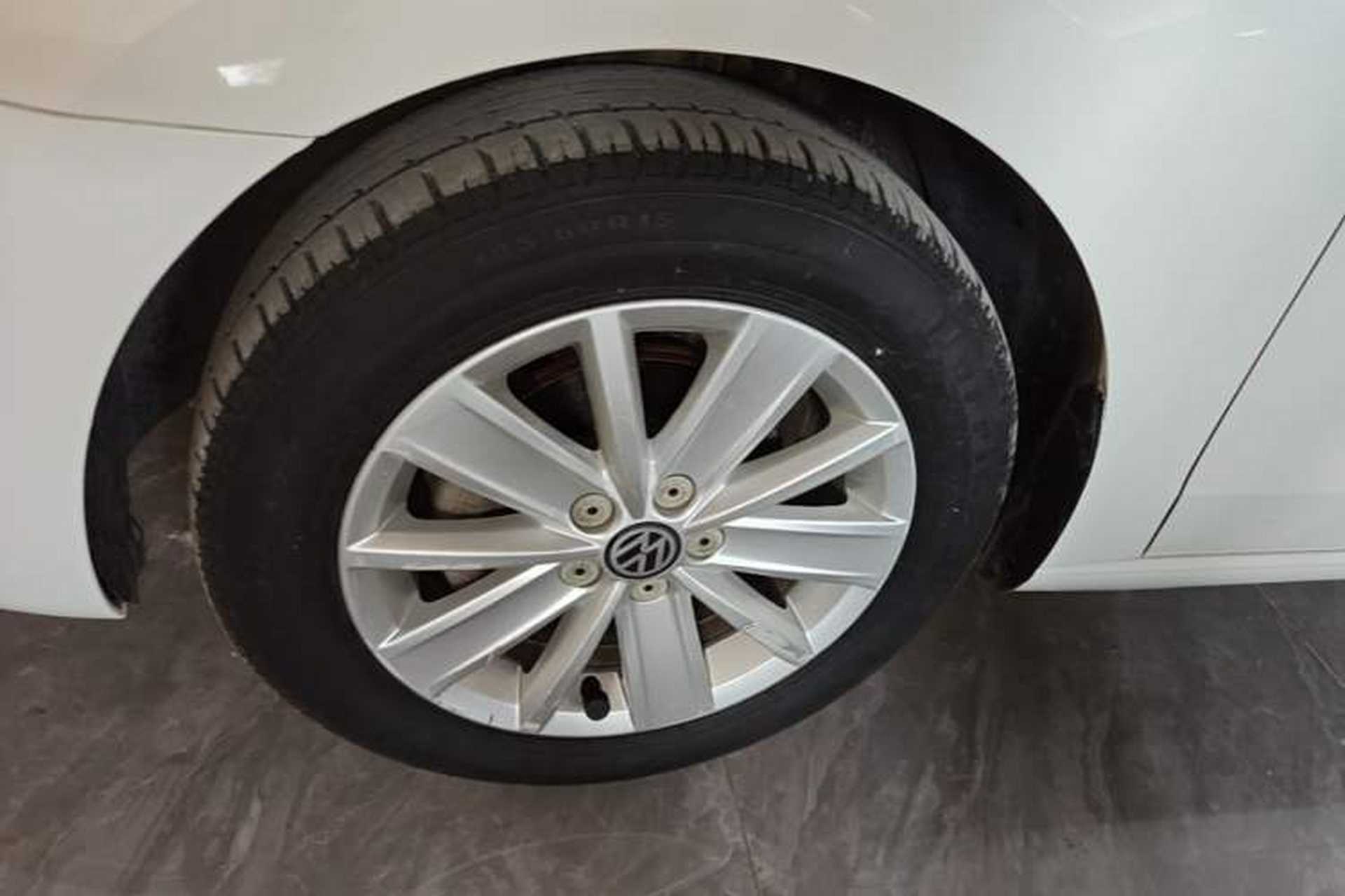 Used Volkswagen Jetta 2015 1.6L Automatic Comfort Model Left Front Wheel Hub