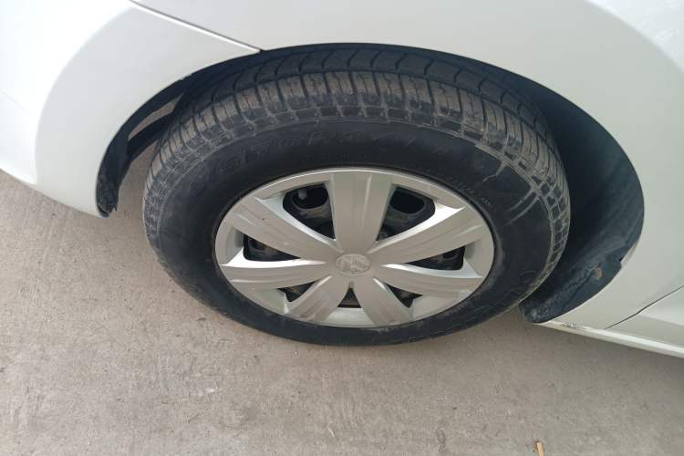 Used Volkswagen Jetta 2015 1.6L Manual Fashion Edition Left Front Wheel Hub