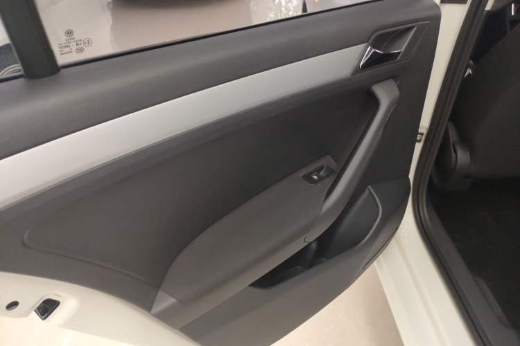 Used Volkswagen Jetta 2015 Value Edition 1.6L Automatic Comfort Version Left Rear Door Interior