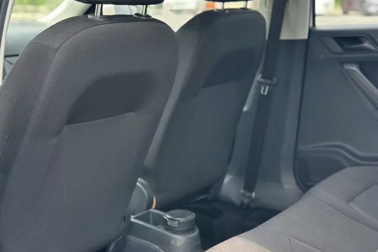Used Volkswagen Jetta 2015 1.4L Manual Fashion Model Left Rear Seat
