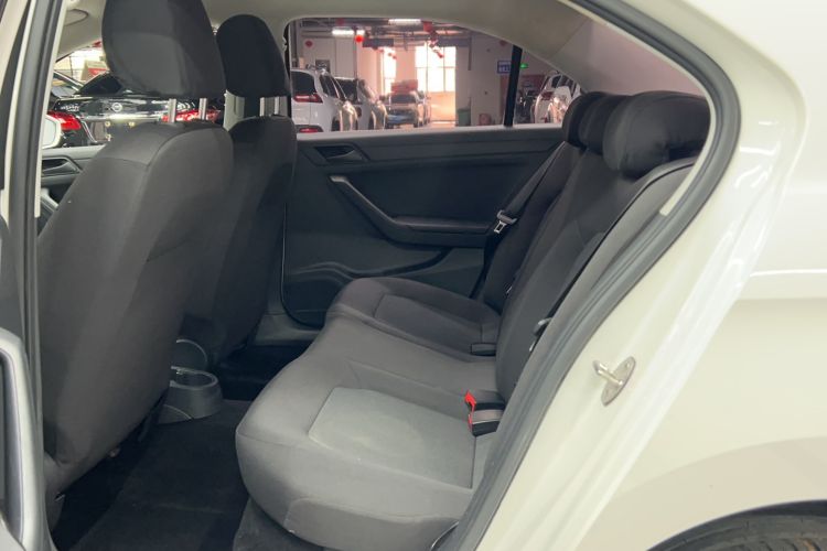 Used Volkswagen Jetta 2015 Zhuihui Edition 1.4L Manual Fashion Model Left Rear Seat