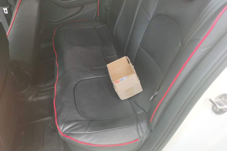 Used Volkswagen Jetta 2015 Value Edition 1.6L Manual Fashionable Style Left Rear Seat