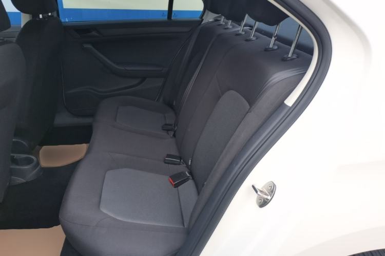 Used Volkswagen Jetta 2015 1.6L Automatic Fashion Model Left Rear Seat