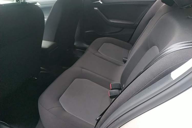 Used Volkswagen Jetta 2015 Value Edition 1.6L Manual Fashionable Style Left Rear Seat