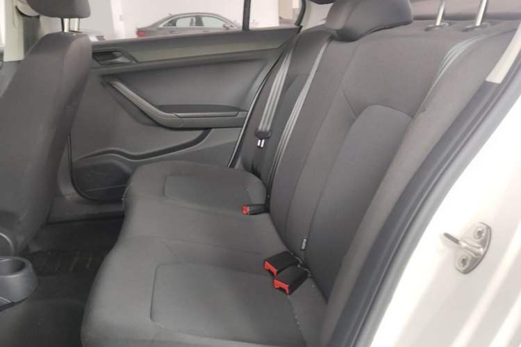 Used Volkswagen Jetta 2015 Value Edition 1.6L Automatic Fashion Version Left Rear Seat