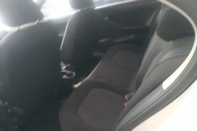 Used Volkswagen Jetta 2015 Value Edition 1.6L Automatic Fashion Version Left Rear Seat